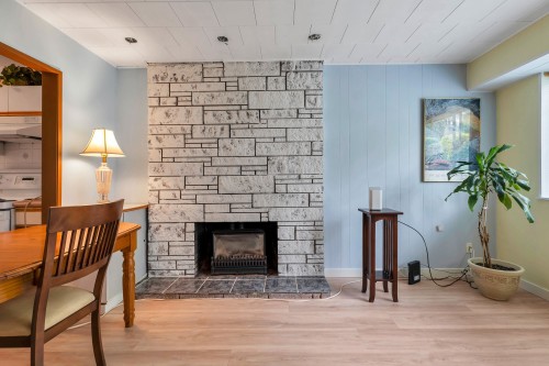 1555 Burrill Avenue, North Vancouver, BC 