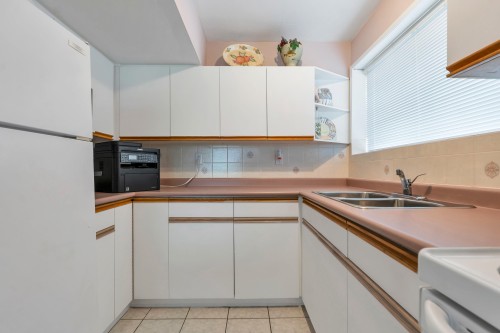 1555 Burrill Avenue, North Vancouver, BC 