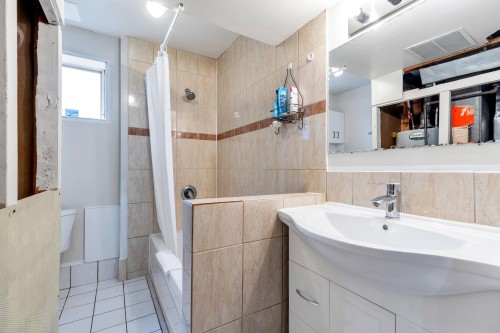 1555 Burrill Avenue, North Vancouver, BC 