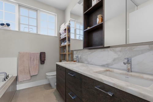 276 62Nd Avenue W, Vancouver, BC 