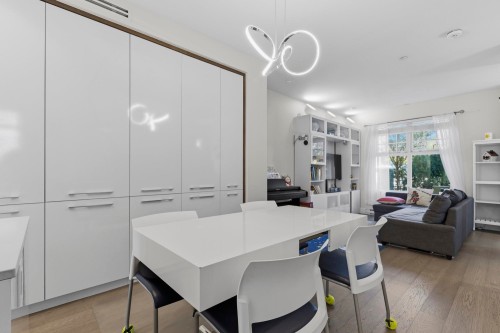 276 62Nd Avenue W, Vancouver, BC 