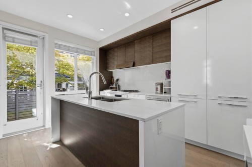 276 62Nd Avenue W, Vancouver, BC 