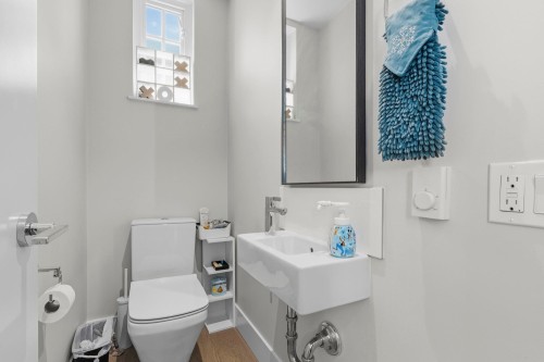 276 62Nd Avenue W, Vancouver, BC 
