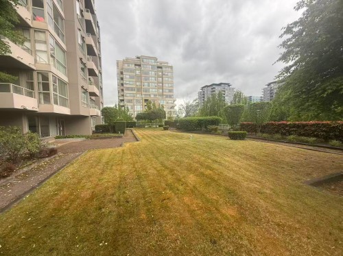 305-6119 Cooney Road, Richmond, BC 