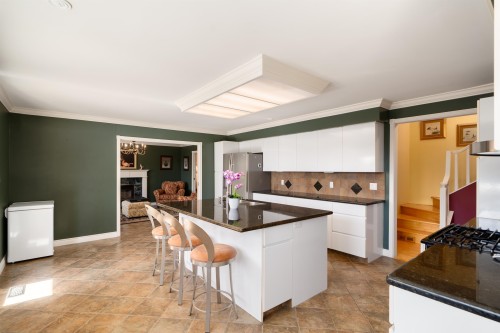3897 Bayridge Avenue, West Vancouver, BC 