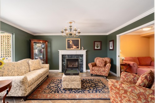3897 Bayridge Avenue, West Vancouver, BC 