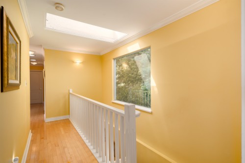 3897 Bayridge Avenue, West Vancouver, BC 