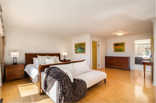 3897 Bayridge Avenue, West Vancouver, BC 