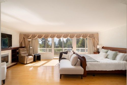3897 Bayridge Avenue, West Vancouver, BC 