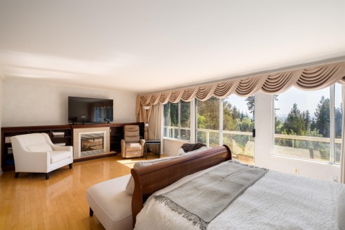 3897 Bayridge Avenue, West Vancouver, BC 