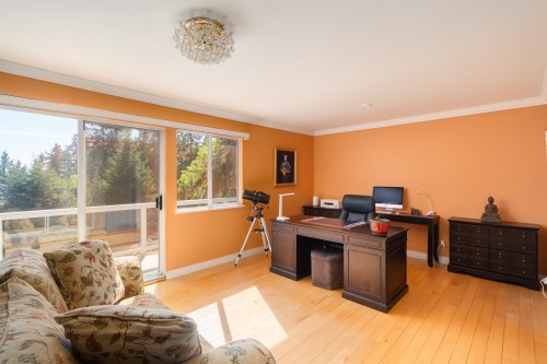 3897 Bayridge Avenue, West Vancouver, BC 