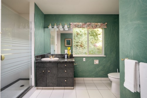 3897 Bayridge Avenue, West Vancouver, BC 