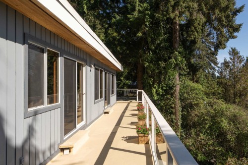 3897 Bayridge Avenue, West Vancouver, BC 