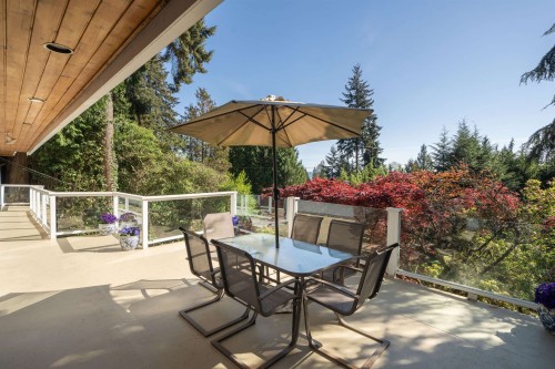3897 Bayridge Avenue, West Vancouver, BC 