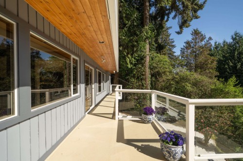 3897 Bayridge Avenue, West Vancouver, BC 