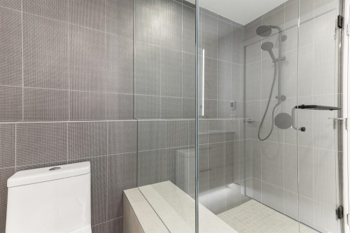 301-3590 39Th Avenue W, Vancouver, BC 