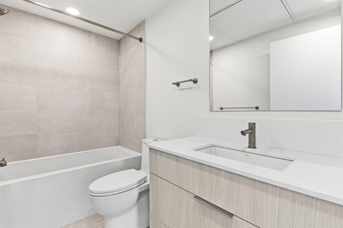 301-3590 39Th Avenue W, Vancouver, BC 