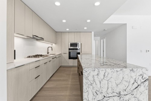 301-3590 39Th Avenue W, Vancouver, BC 
