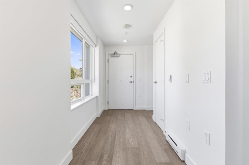 301-3590 39Th Avenue W, Vancouver, BC 