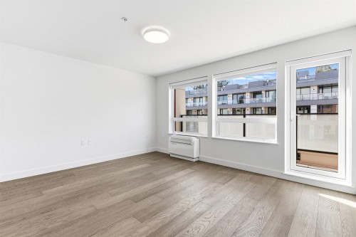 301-3590 39Th Avenue W, Vancouver, BC 