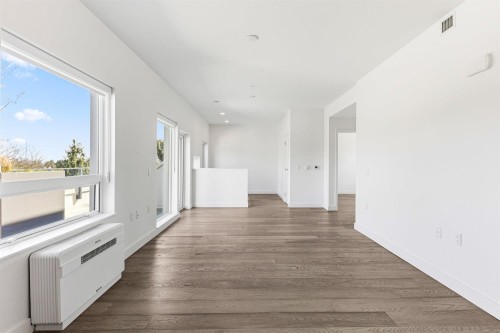 302-3590 39Th Avenue W, Vancouver, BC 