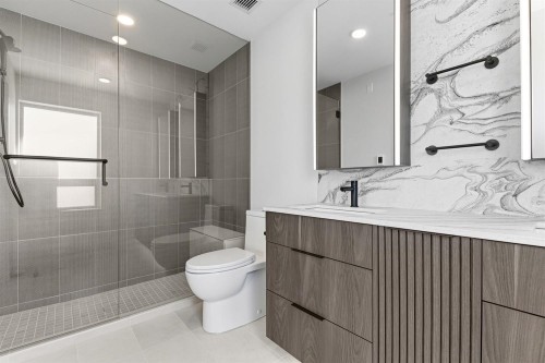 302-3590 39Th Avenue W, Vancouver, BC 