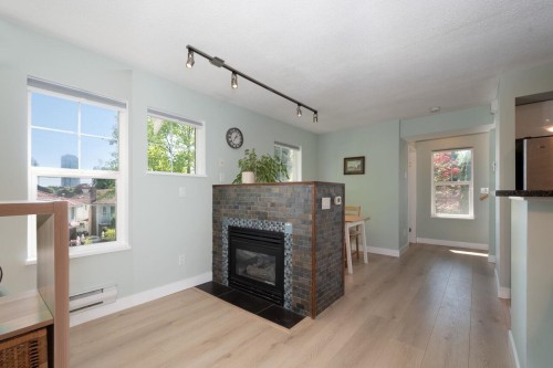 1-7179 18Th Avenue, Burnaby, BC 