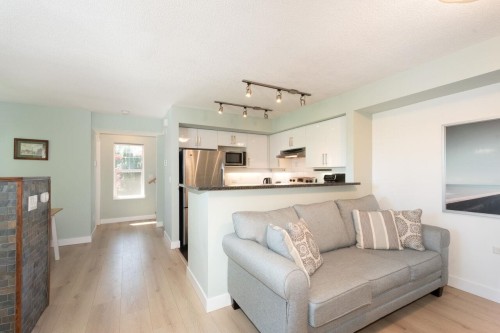 1-7179 18Th Avenue, Burnaby, BC 