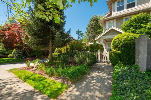 1-7179 18Th Avenue, Burnaby, BC 