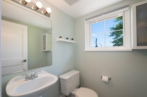 1-7179 18Th Avenue, Burnaby, BC 