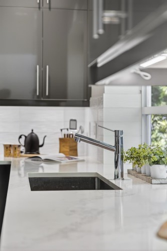 98 Linden Court, Port Moody, BC - Indoor Photo Showing Kitchen