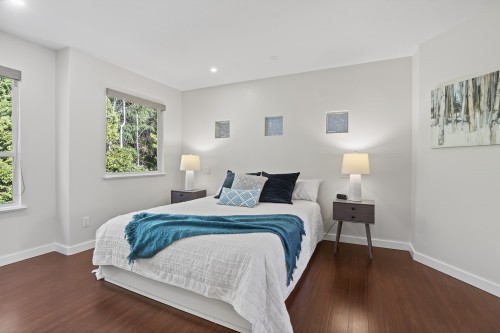 98 Linden Court, Port Moody, BC - Indoor Photo Showing Bedroom