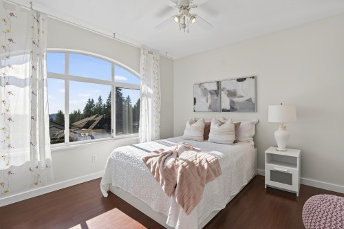 98 Linden Court, Port Moody, BC - Indoor Photo Showing Bedroom