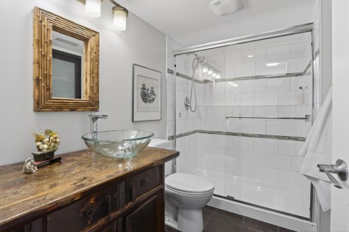 98 Linden Court, Port Moody, BC - Indoor Photo Showing Bathroom
