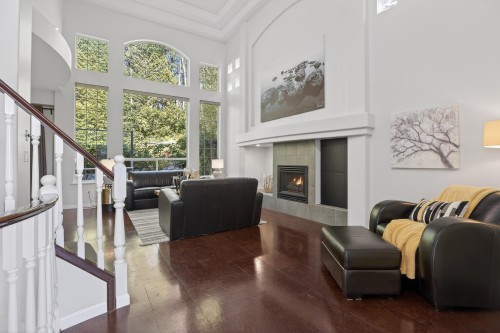 98 Linden Court, Port Moody, BC - Indoor With Fireplace