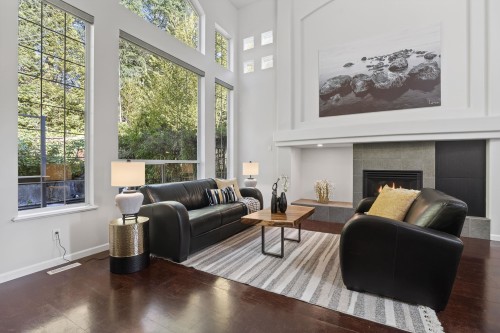 98 Linden Court, Port Moody, BC - Indoor Photo Showing Living Room With Fireplace