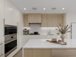 2501-7433 Cambie Street  Vancouver, BC V6P 0J8
