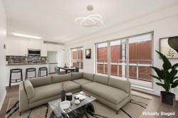 303-1033 St. Georges Avenue  North Vancouver, BC V7L 3H5