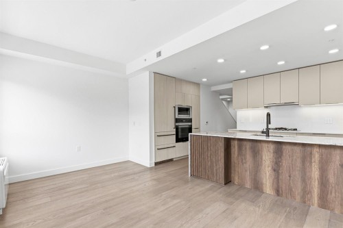 303-3590 39Th Avenue W, Vancouver, BC 