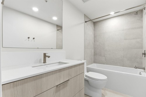 303-3590 39Th Avenue W, Vancouver, BC 
