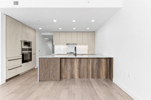 303-3590 39Th Avenue W, Vancouver, BC 