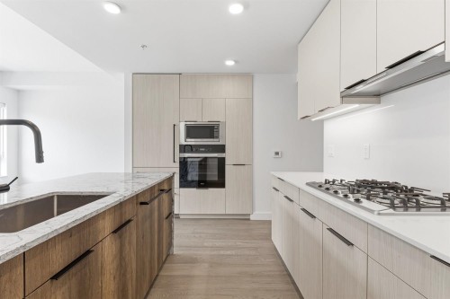 303-3590 39Th Avenue W, Vancouver, BC 