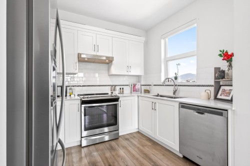 403-22577 Royal Crescent, Maple Ridge, BC 