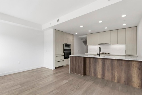 304-3590 39Th Avenue W, Vancouver, BC 
