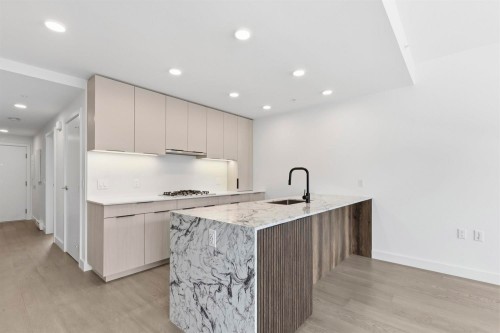 304-3590 39Th Avenue W, Vancouver, BC 
