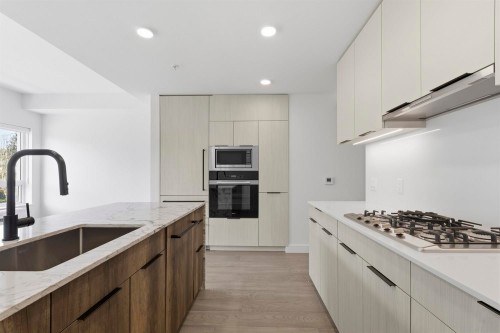 304-3590 39Th Avenue W, Vancouver, BC 