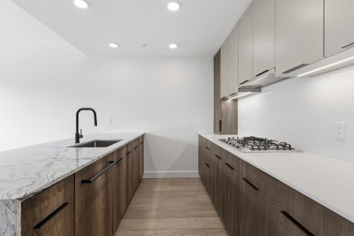 306-3590 39Th Avenue W, Vancouver, BC 