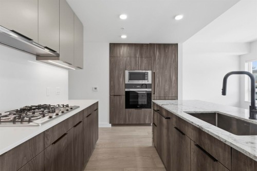 306-3590 39Th Avenue W, Vancouver, BC 
