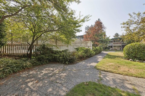 879 Westview Crescent, North Vancouver, BC 