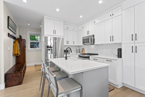 1020 13Th Avenue E, Vancouver, BC 